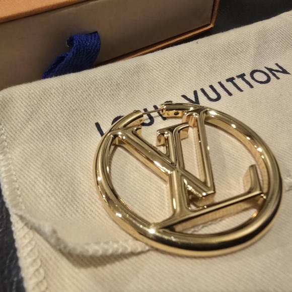 Louise Hoop GM Earrings - Picture 8 of 12